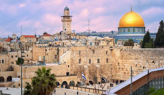 Jerusalem throughout history: the permanent Arab and the contingent Jew